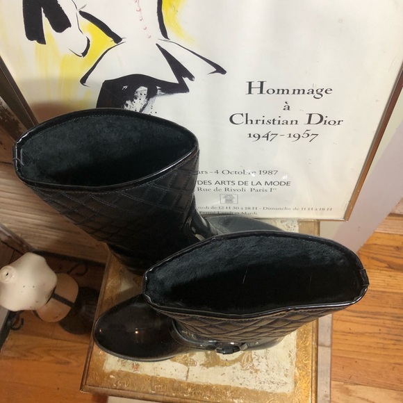 SZ 8-STUART WEITZMAN BLACK CHUNK HEEL QUILTED HEEL BOOTS - Picture 9 of 16